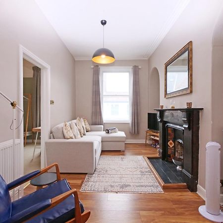 Fifth Quarter Apartment With Free Parking ยอร์ค ภายนอก รูปภาพ