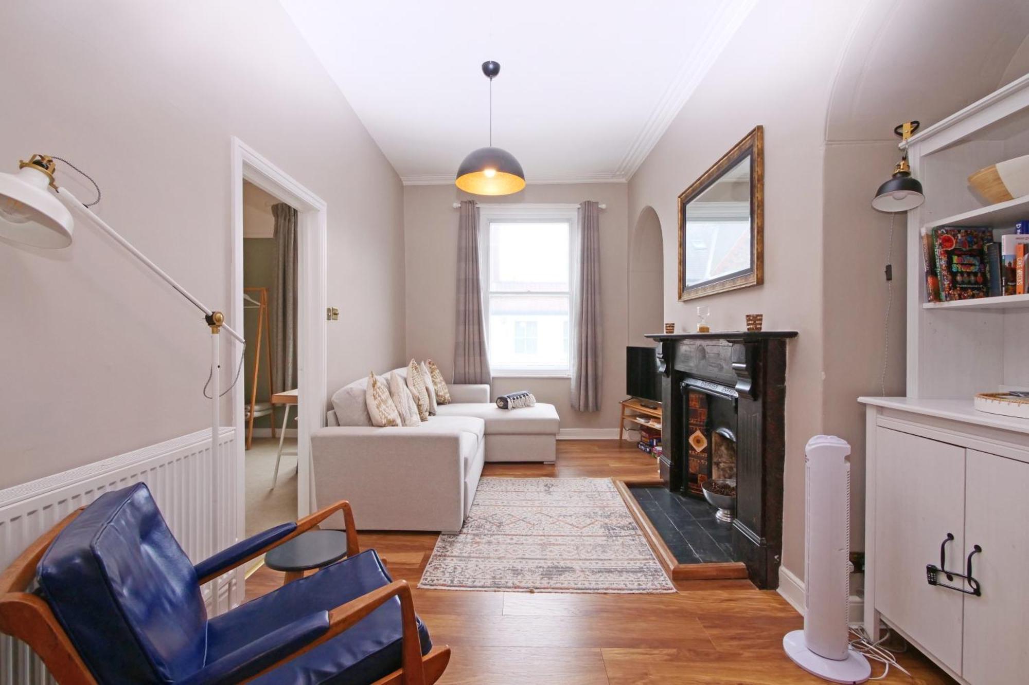 Fifth Quarter Apartment With Free Parking ยอร์ค ภายนอก รูปภาพ