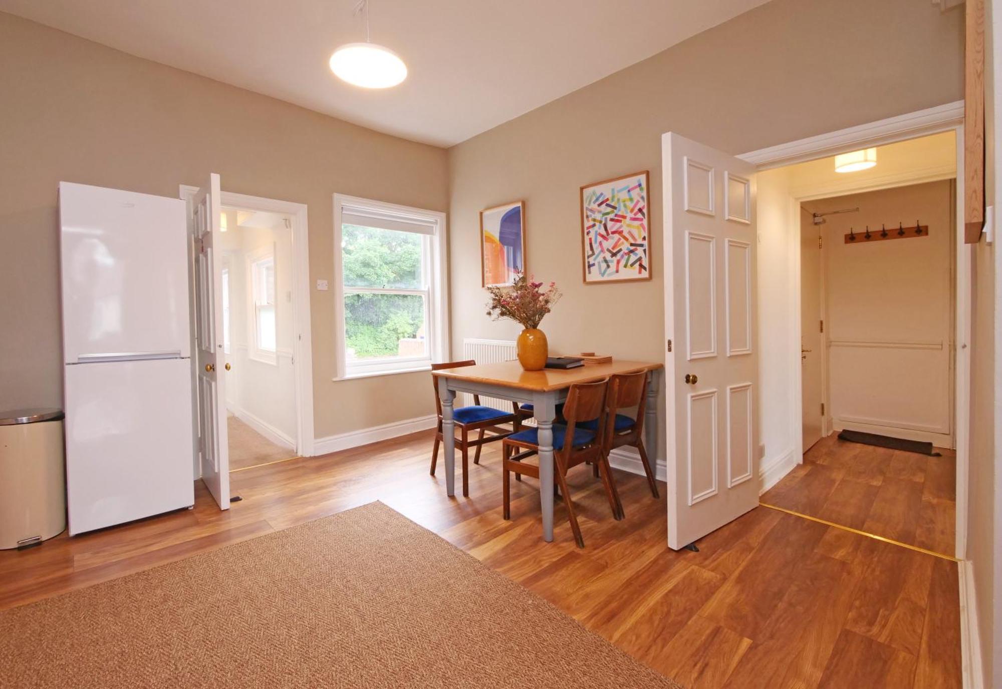 Fifth Quarter Apartment With Free Parking ยอร์ค ภายนอก รูปภาพ