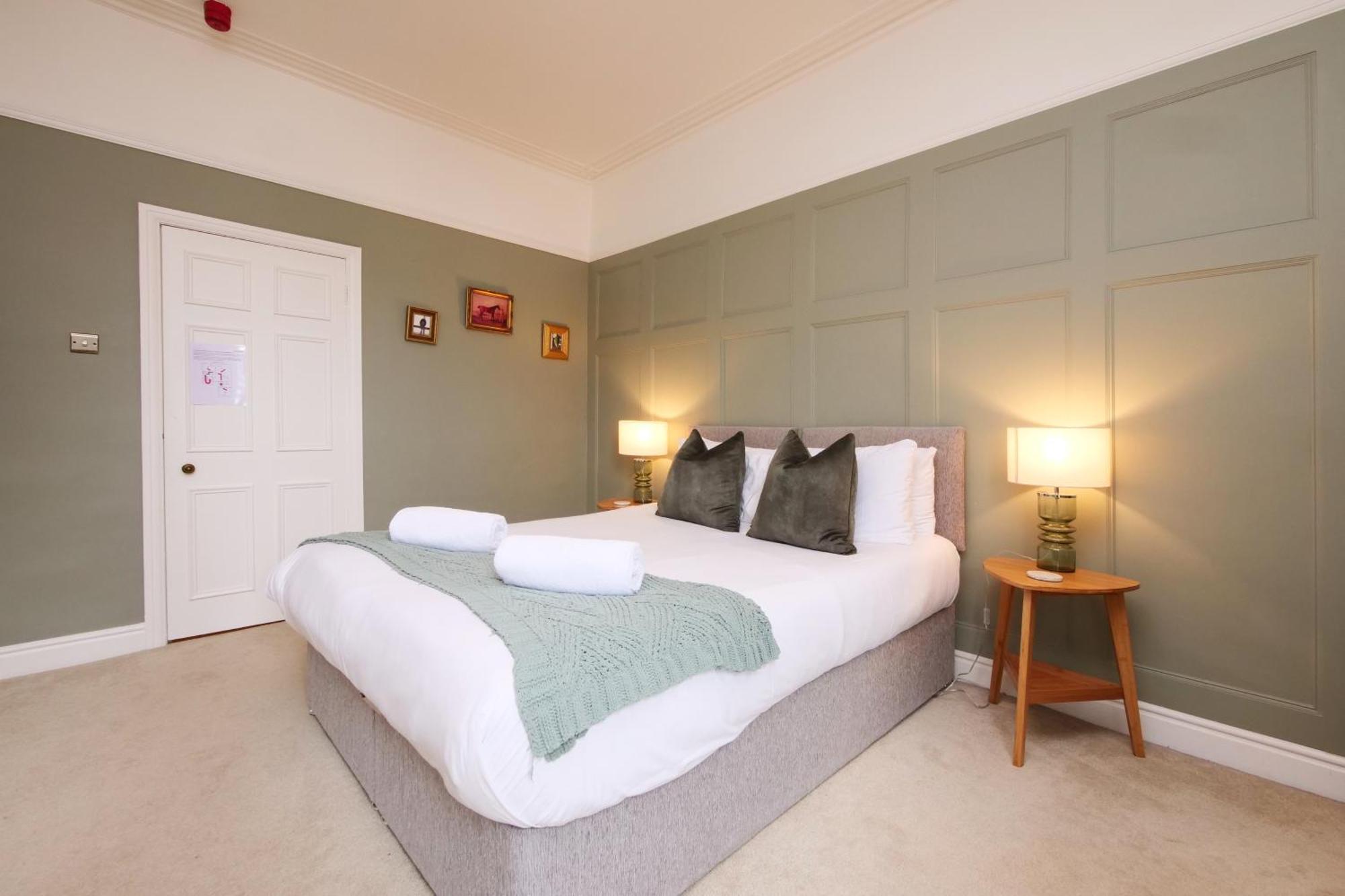 Fifth Quarter Apartment With Free Parking ยอร์ค ภายนอก รูปภาพ