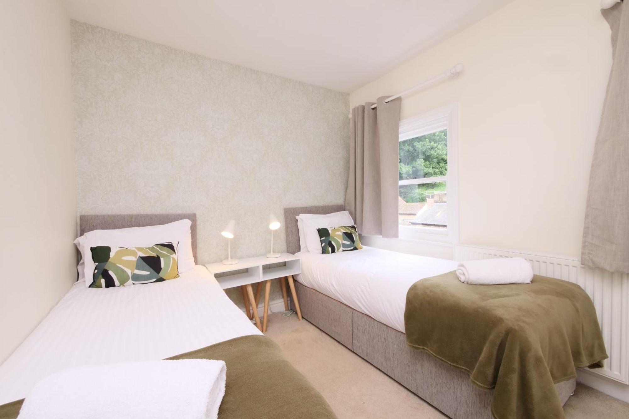 Fifth Quarter Apartment With Free Parking ยอร์ค ภายนอก รูปภาพ